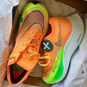 Nike ZOOMx 2%